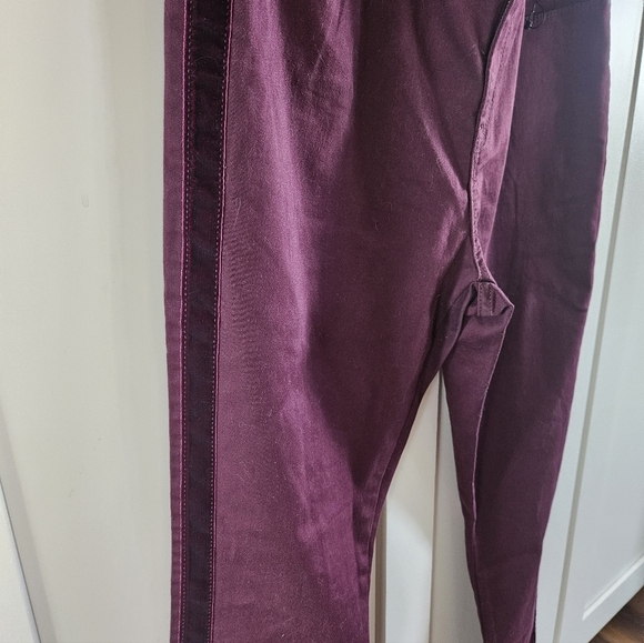 Signature by Levi Strauss Burgundy Velvet Pants - Picture 6 of 8